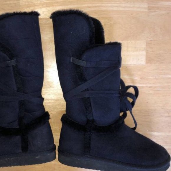 Black Winter Boots - Picture 3 of 3